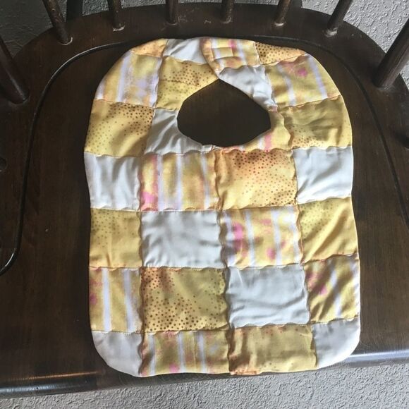 3/$25 or $12 ea. NWT Handmade Quilted Reversible Baby Bib. - Picture 8 of 11